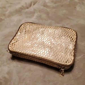 Cosmetic bag